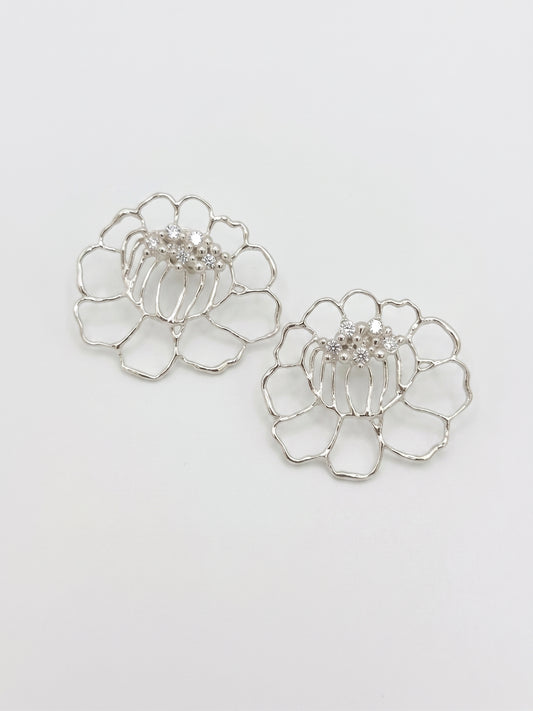 LACE Peony Earrings · Fine Jewellery · Nounou Studio ·