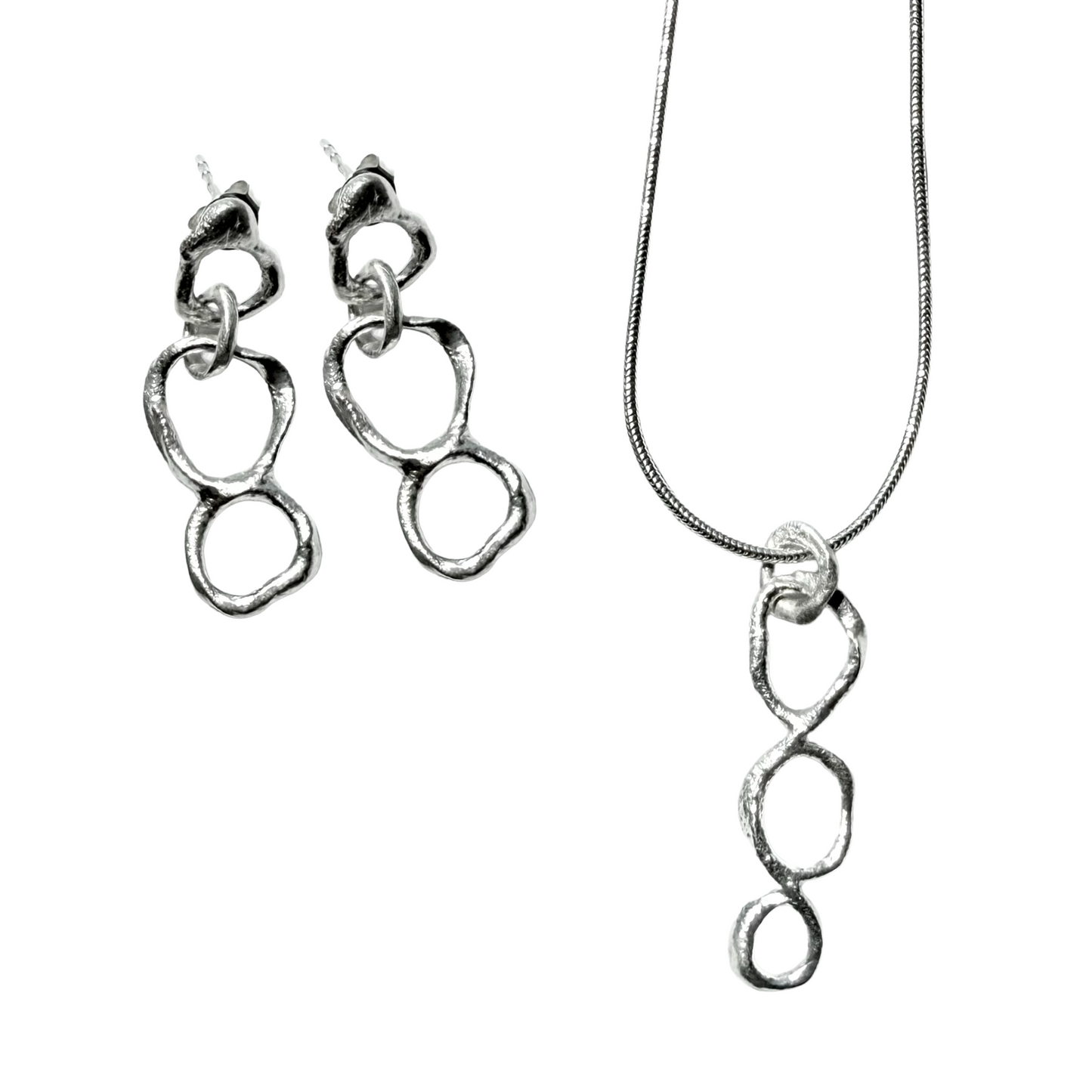 OOO Necklace
